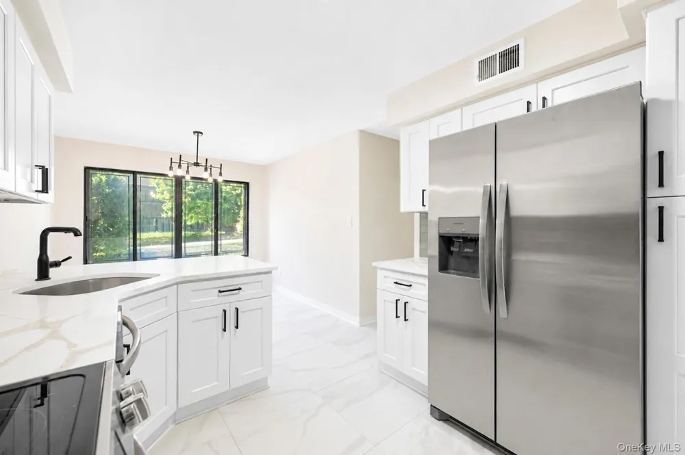 95 Windsor Gate Drive New Hyde Park, NY 11040