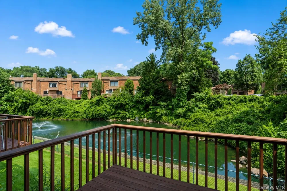 95 Windsor Gate Drive New Hyde Park, NY 11040