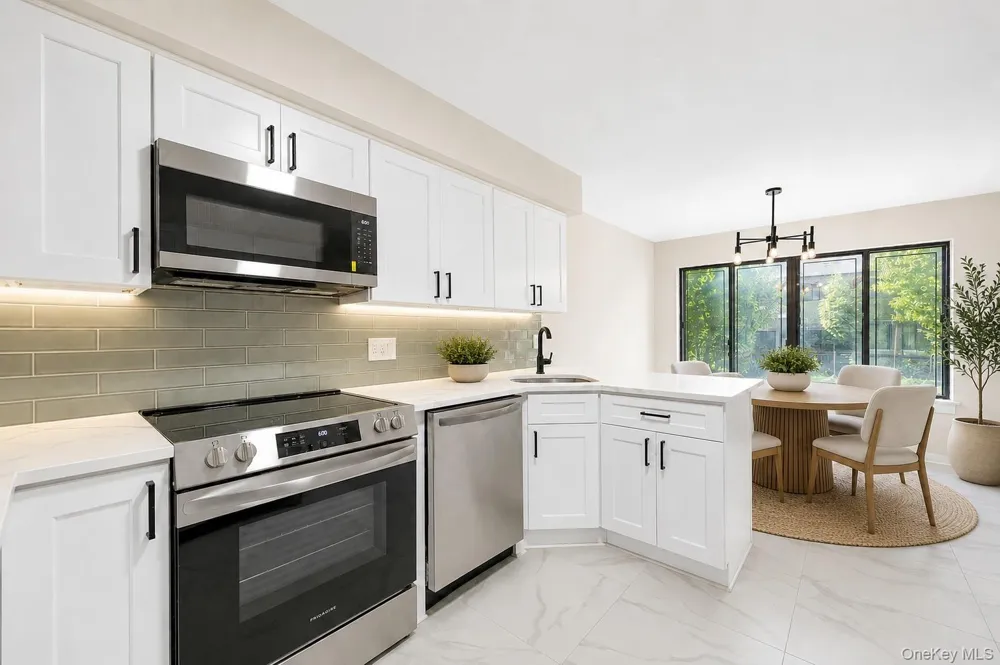 95 Windsor Gate Drive New Hyde Park, NY 11040