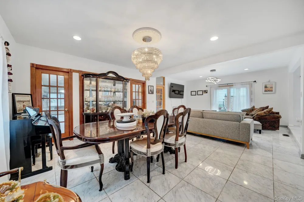 19014 Haywood Road Hollis, NY 11423