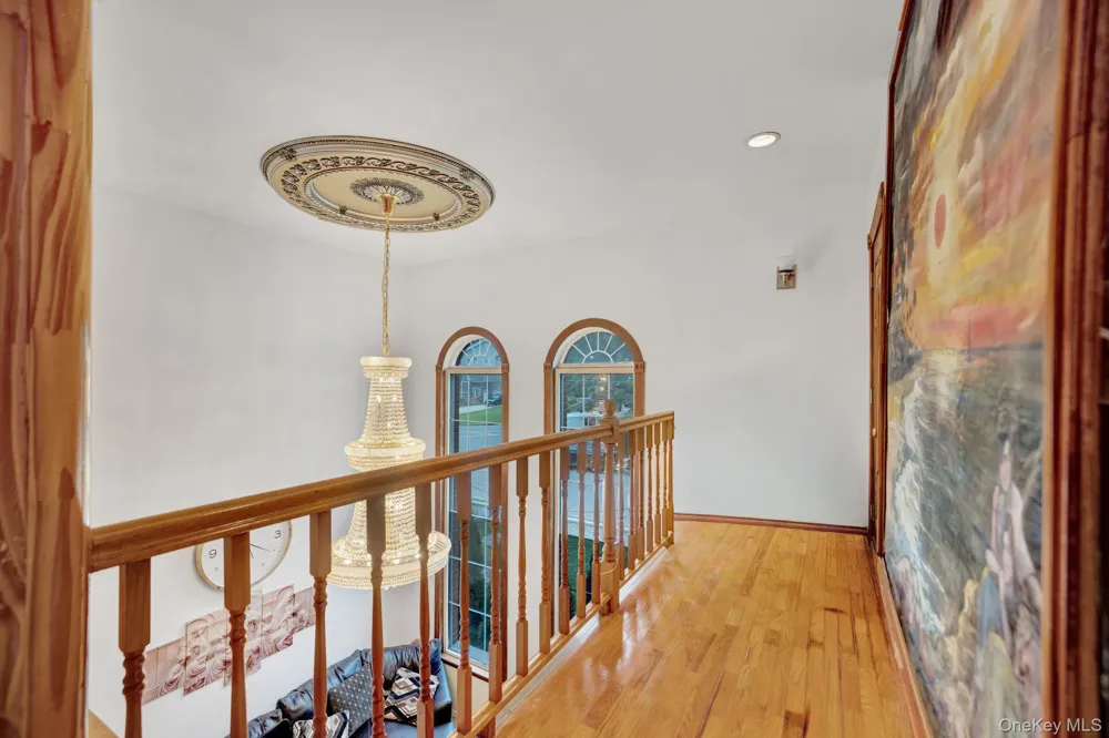 19014 Haywood Road Hollis, NY 11423