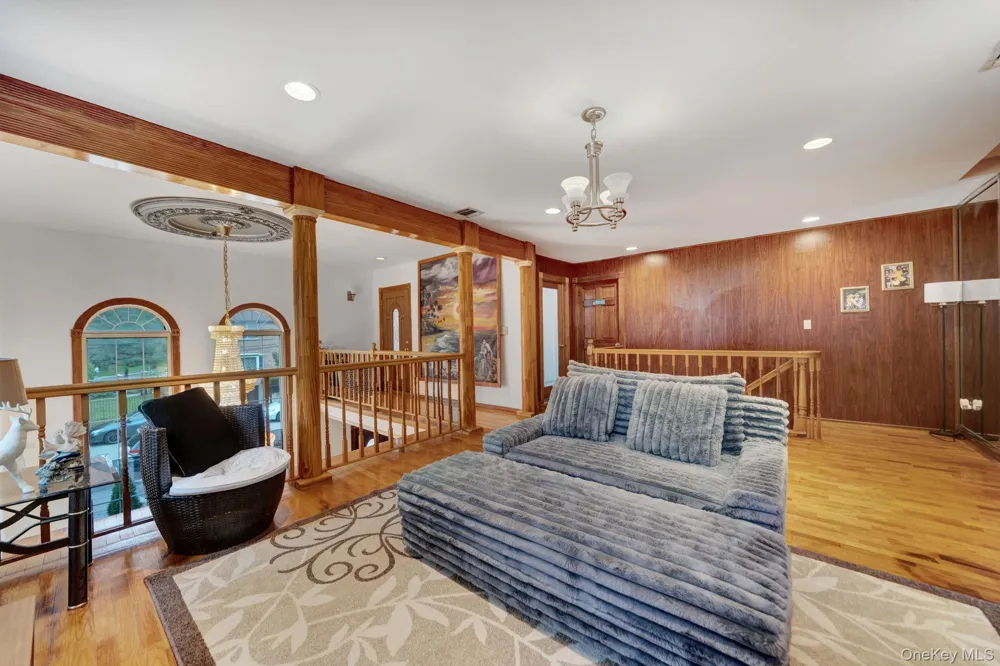 19014 Haywood Road Hollis, NY 11423