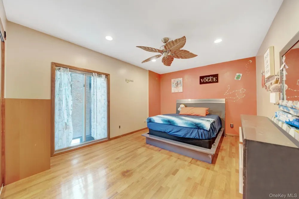 19014 Haywood Road Hollis, NY 11423