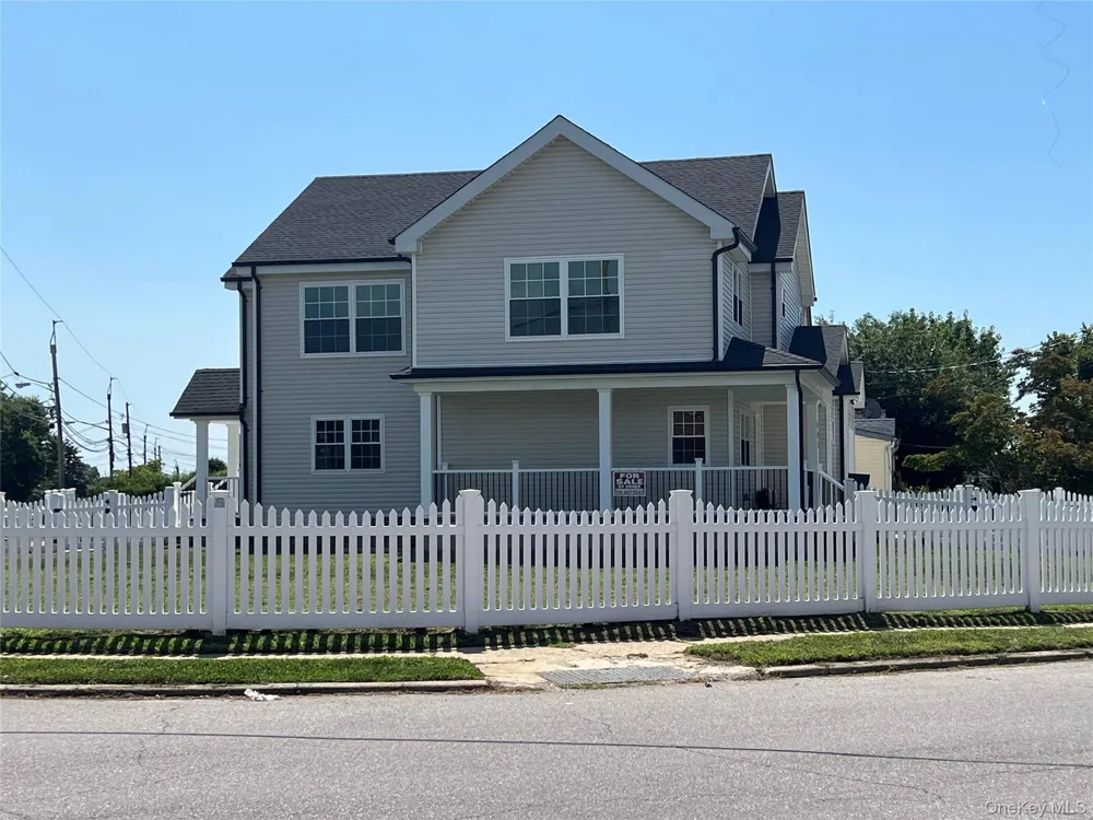 403 S Bayview Avenue Freeport, NY 11520