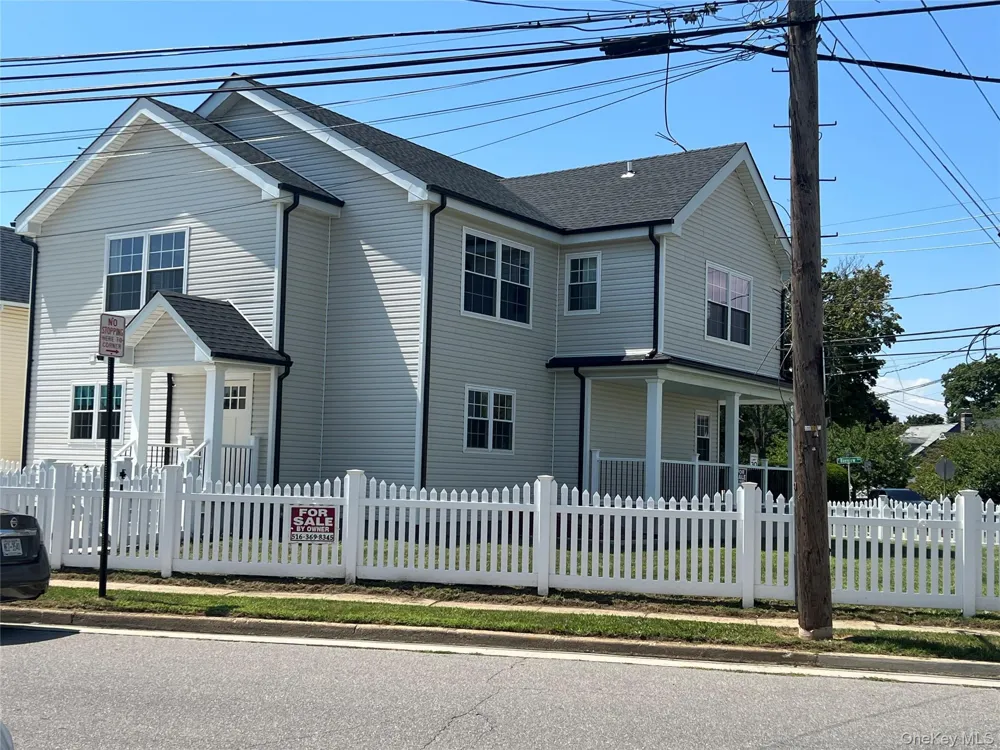 403 S Bayview Avenue Freeport, NY 11520
