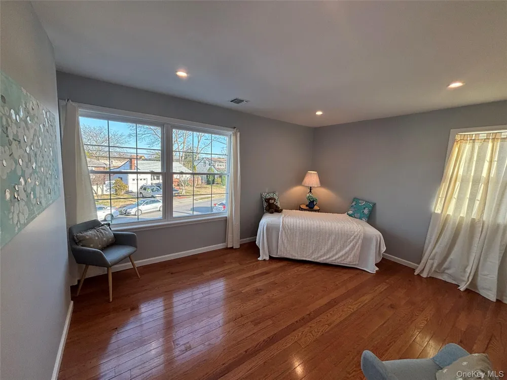 403 S Bayview Avenue Freeport, NY 11520