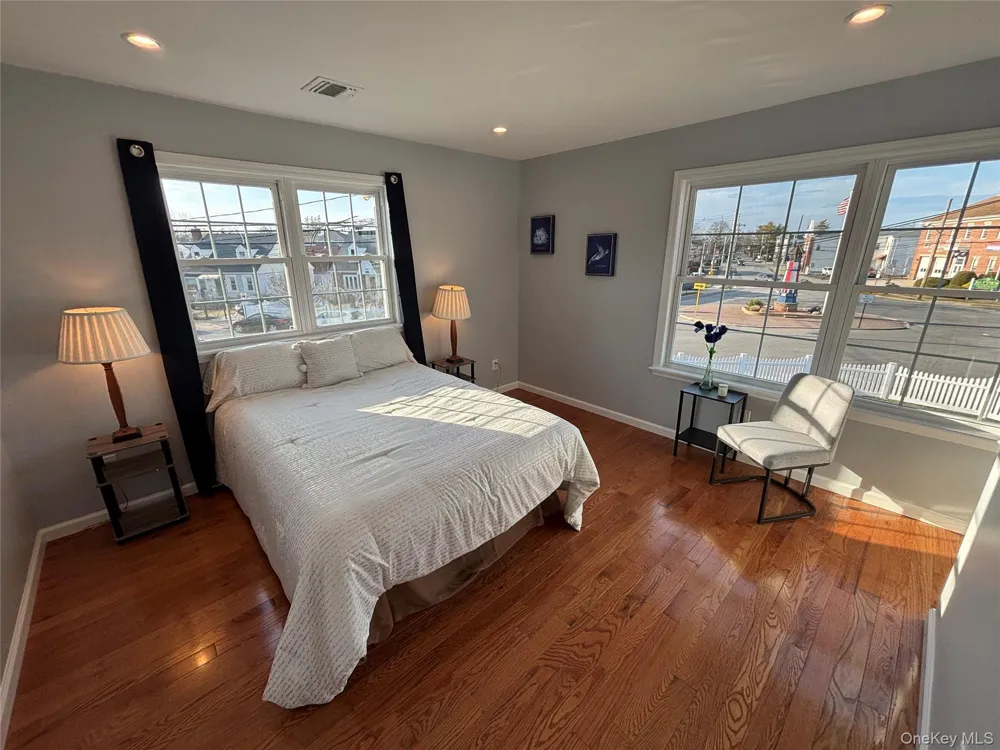 403 S Bayview Avenue Freeport, NY 11520