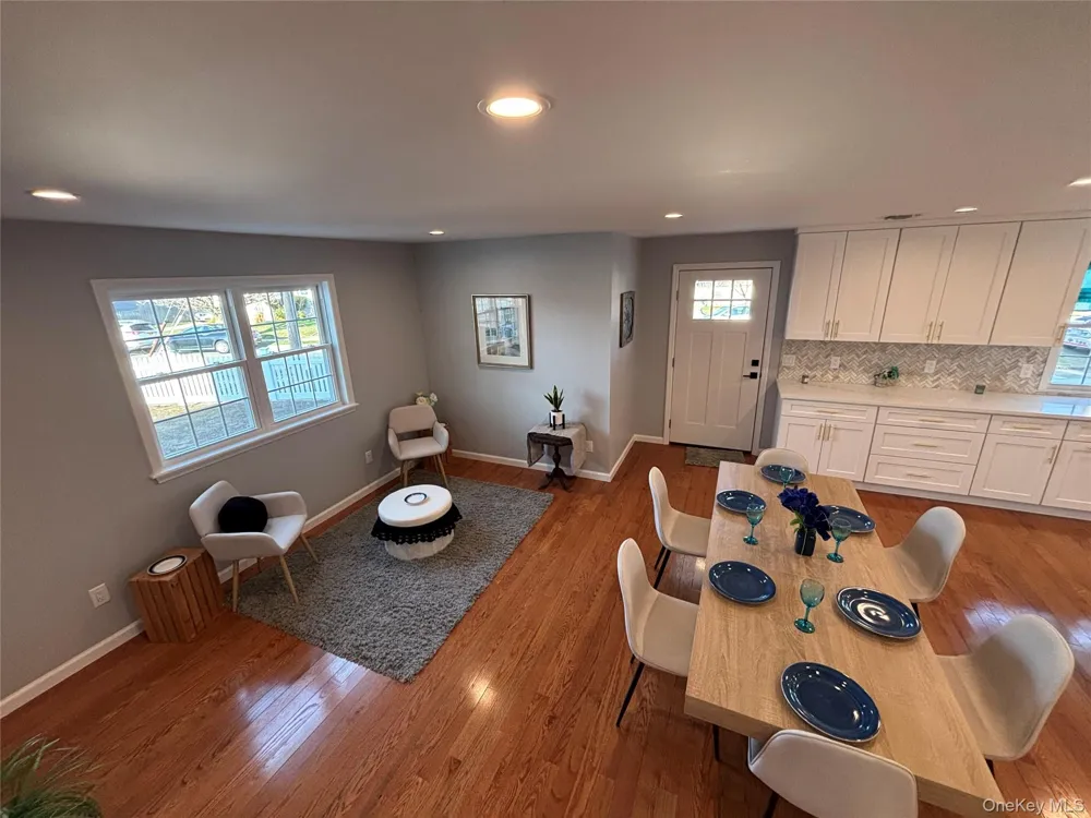 403 S Bayview Avenue Freeport, NY 11520