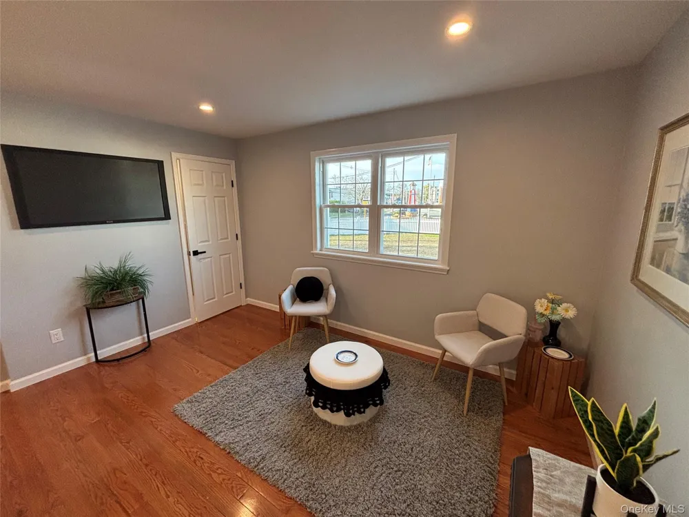 403 S Bayview Avenue Freeport, NY 11520