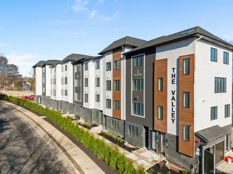 7 Valley Way #220