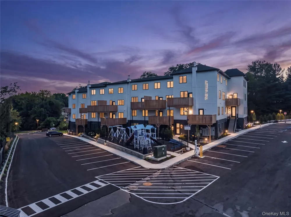 7 Valley Way #220 Spring Valley, NY 10977