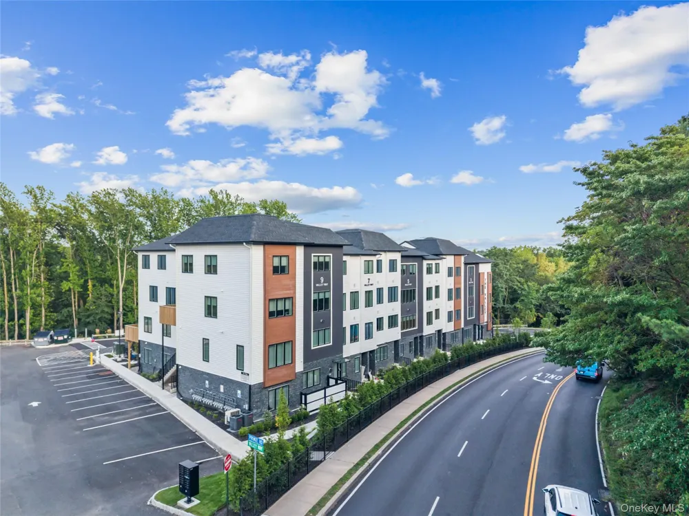 7 Valley Way #220 Spring Valley, NY 10977