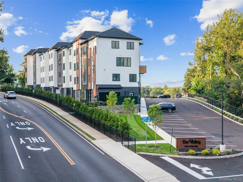 7 Valley Way #220 Spring Valley, NY 10977