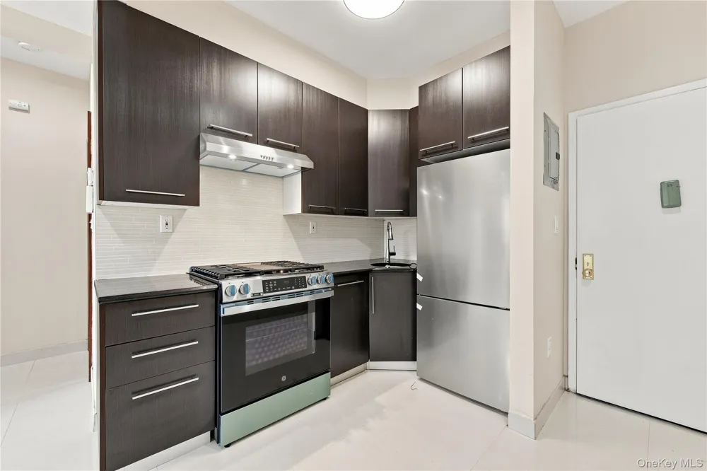 360 43rd Street #2A Brooklyn, NY 11232