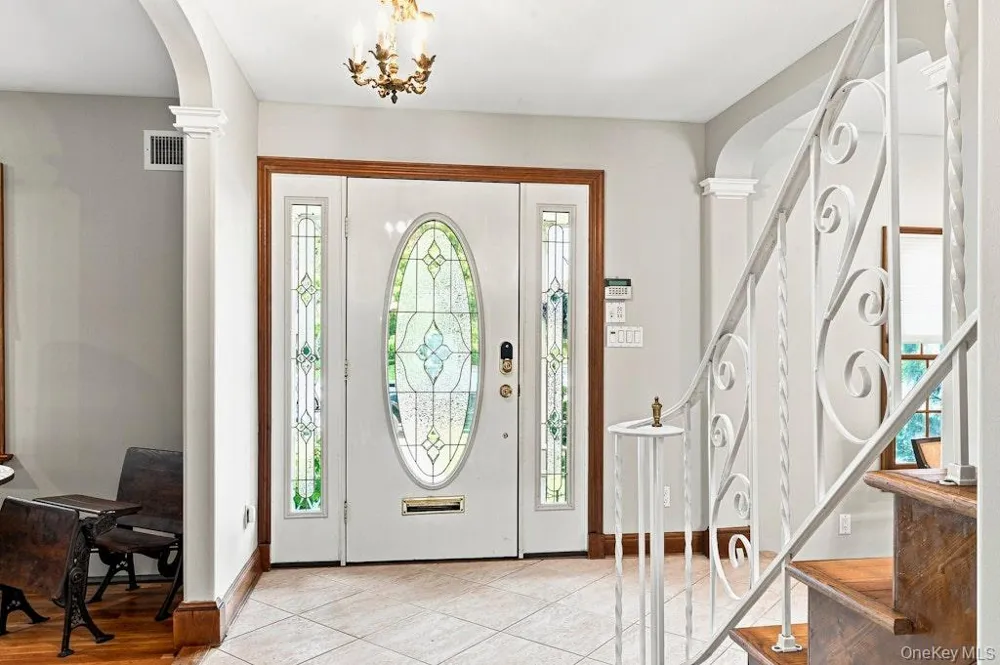 7 Herkimer Avenue Jericho, NY 11753