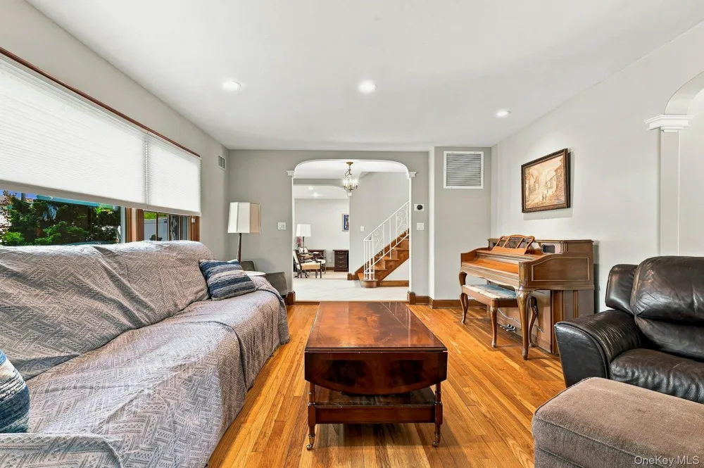 7 Herkimer Avenue Jericho, NY 11753
