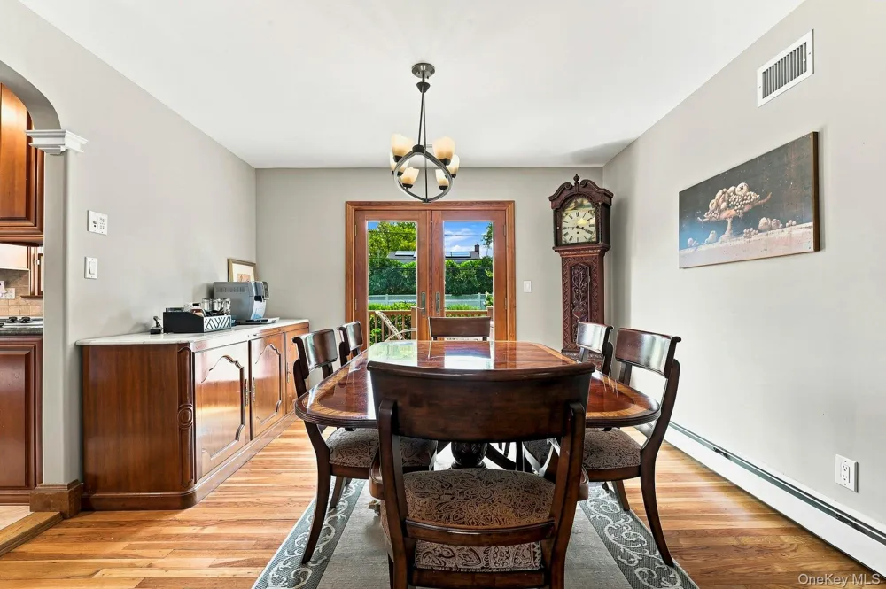 7 Herkimer Avenue Jericho, NY 11753