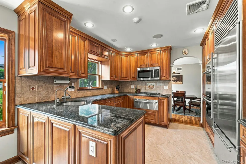 7 Herkimer Avenue Jericho, NY 11753