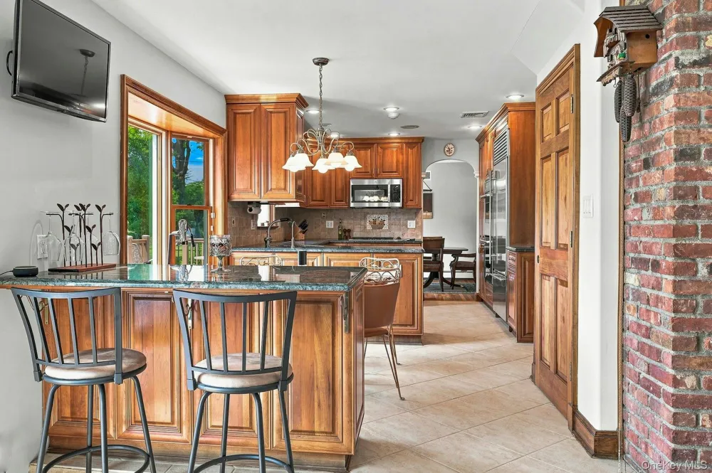 7 Herkimer Avenue Jericho, NY 11753