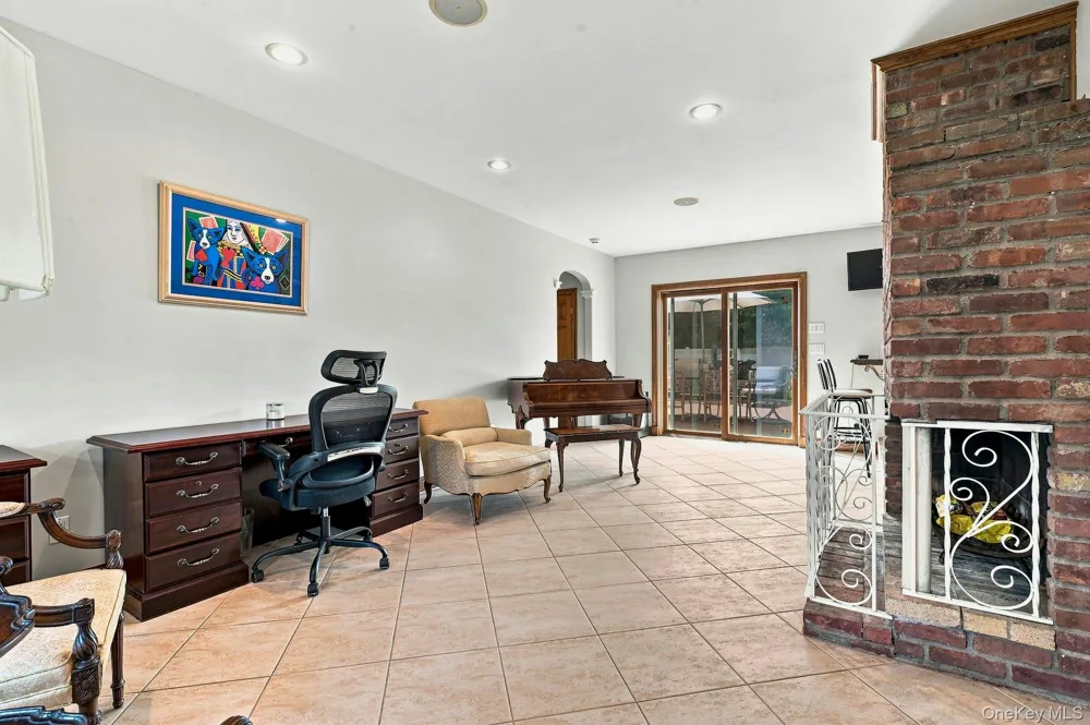 7 Herkimer Avenue Jericho, NY 11753