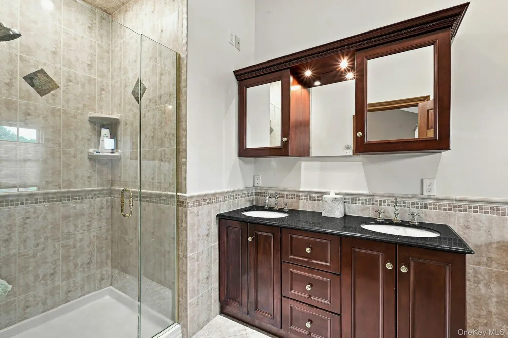 7 Herkimer Avenue Jericho, NY 11753
