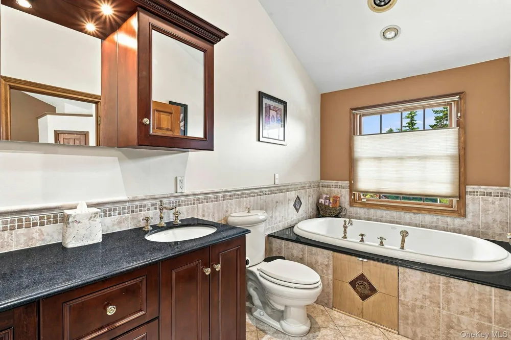 7 Herkimer Avenue Jericho, NY 11753