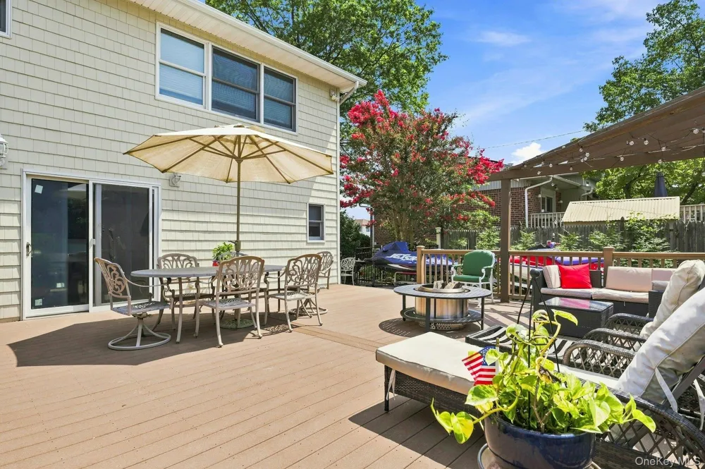 7 Herkimer Avenue Jericho, NY 11753