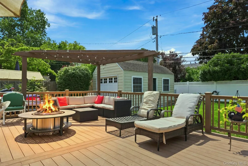 7 Herkimer Avenue Jericho, NY 11753
