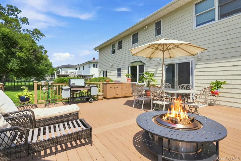 7 Herkimer Avenue Jericho, NY 11753