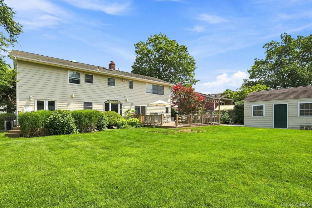 7 Herkimer Avenue Jericho, NY 11753
