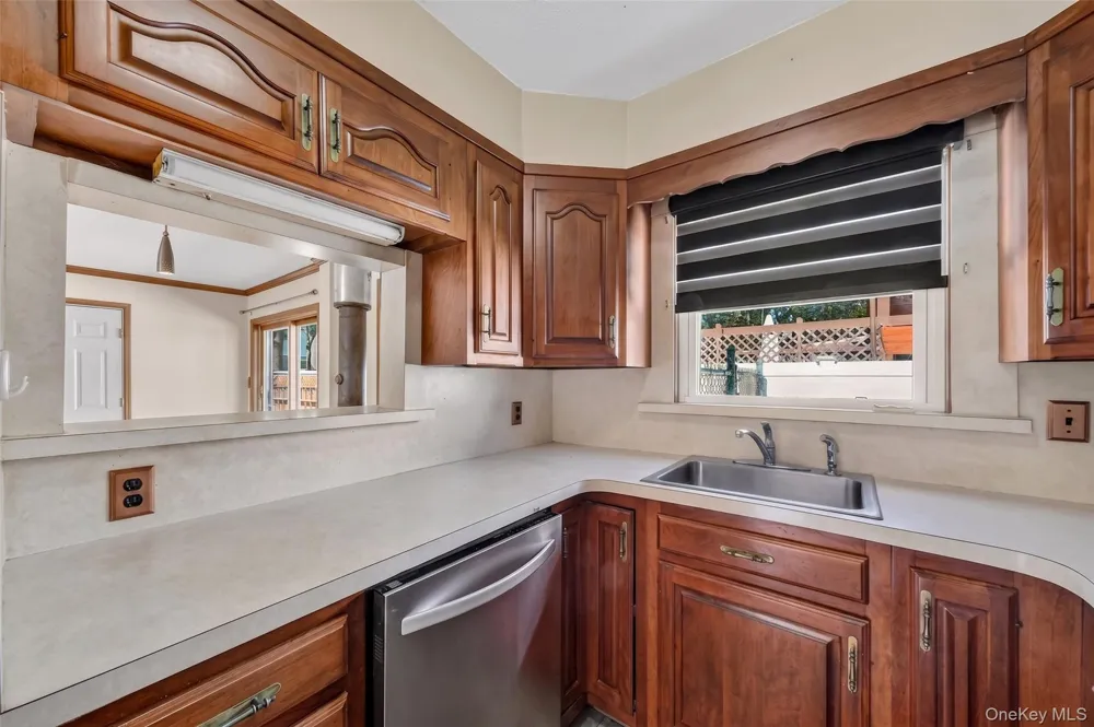 941 Lyman Avenue Peekskill, NY 10566
