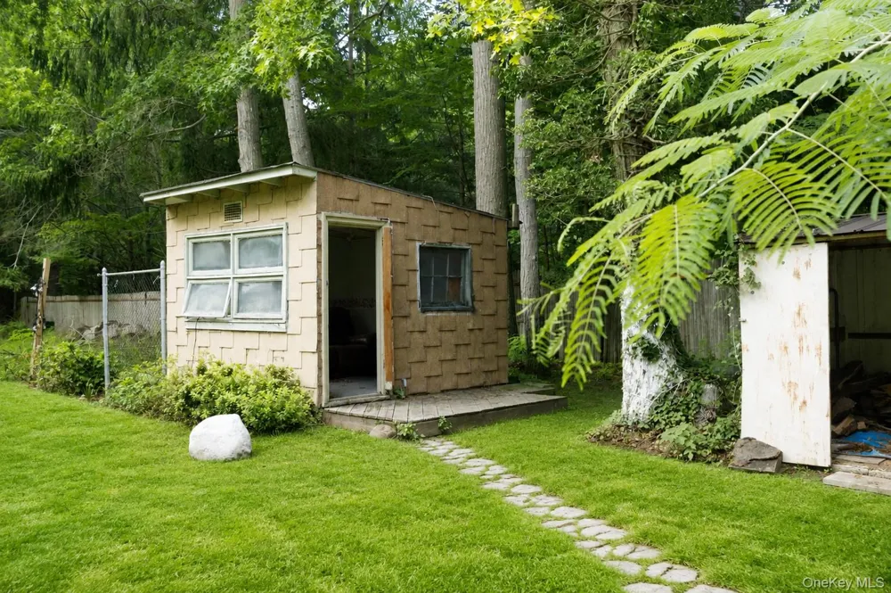 120 Lincoln Road Medford, NY 11763