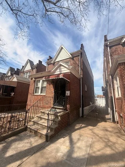 52-30 62nd Street Maspeth, NY 11378