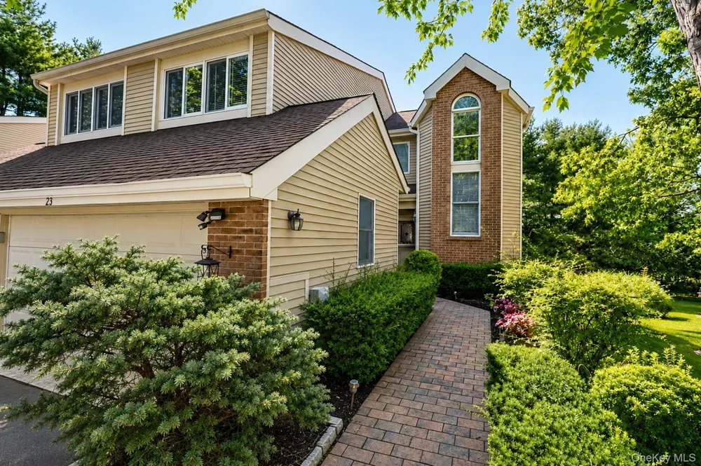 23 Willow Ridge Drive Smithtown, NY 11787