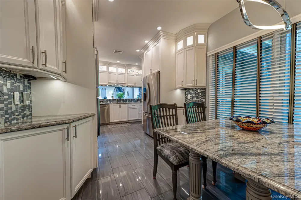 23 Willow Ridge Drive Smithtown, NY 11787