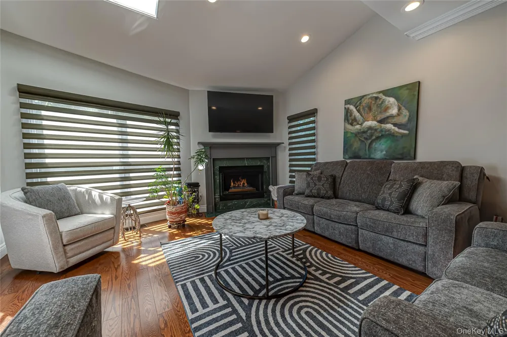 23 Willow Ridge Drive Smithtown, NY 11787