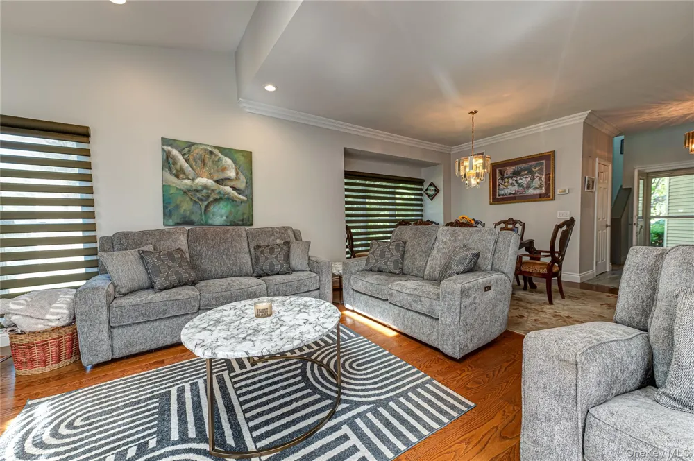 23 Willow Ridge Drive Smithtown, NY 11787