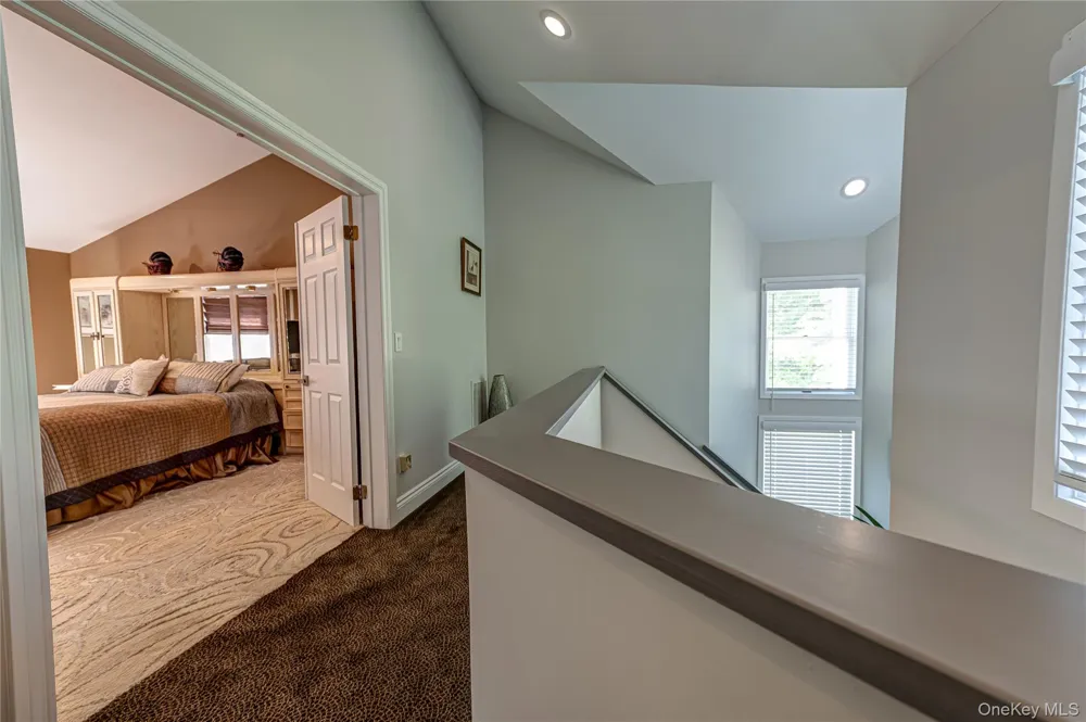 23 Willow Ridge Drive Smithtown, NY 11787