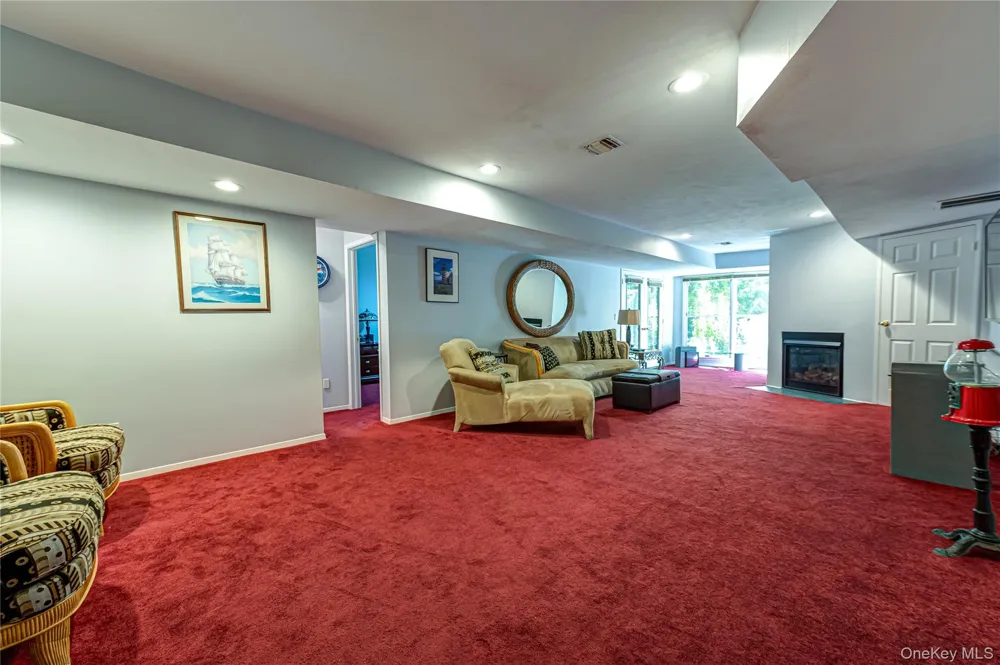 23 Willow Ridge Drive Smithtown, NY 11787