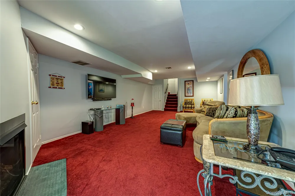 23 Willow Ridge Drive Smithtown, NY 11787