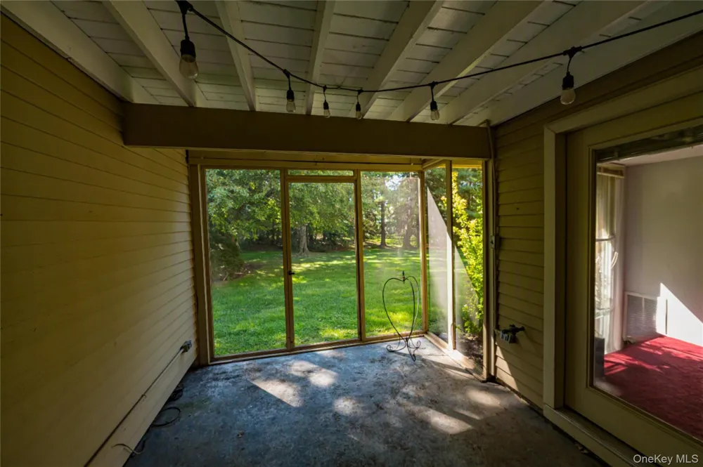 23 Willow Ridge Drive Smithtown, NY 11787