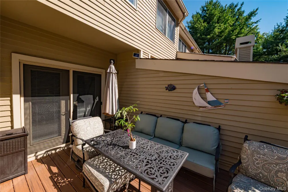 23 Willow Ridge Drive Smithtown, NY 11787