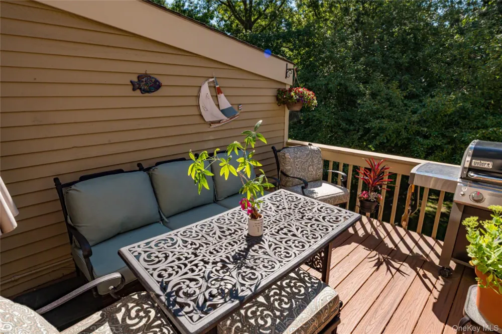 23 Willow Ridge Drive Smithtown, NY 11787