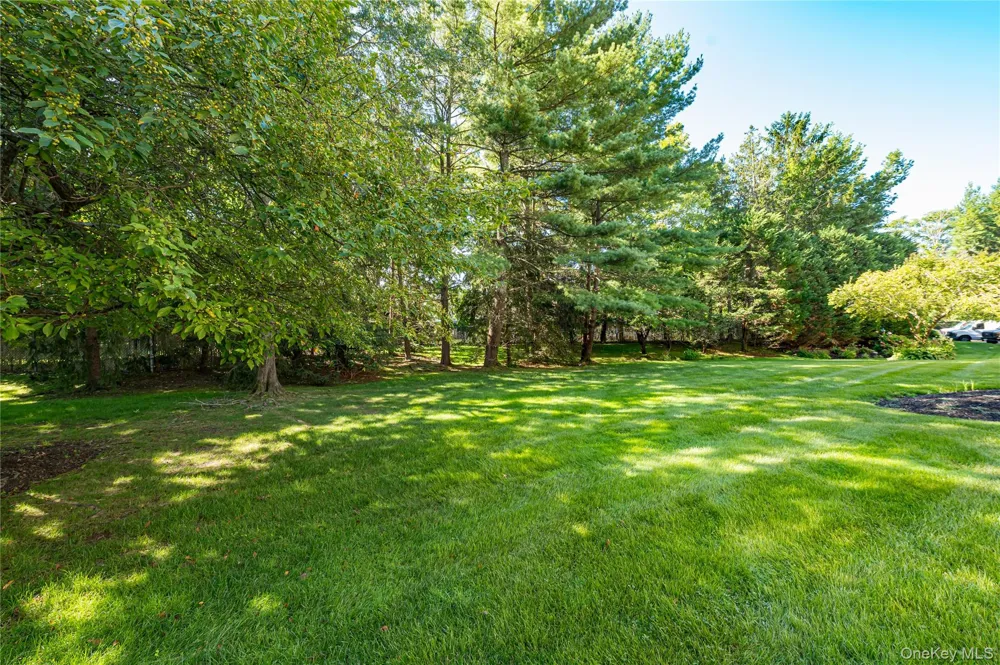 23 Willow Ridge Drive Smithtown, NY 11787