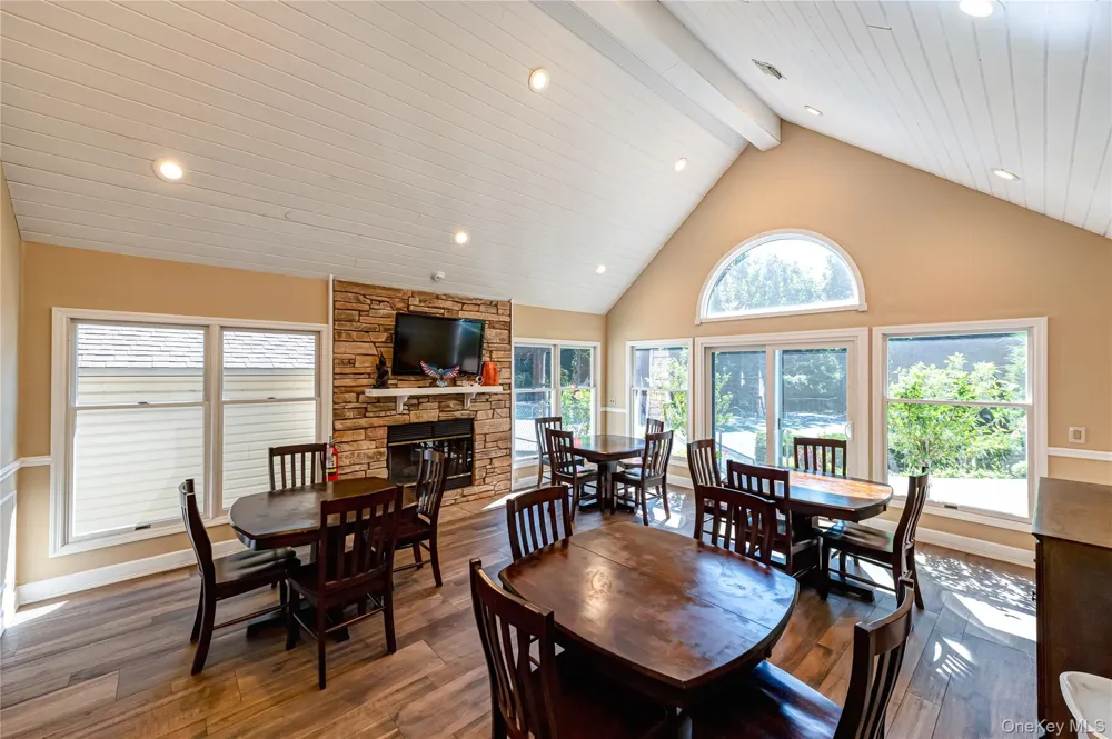 23 Willow Ridge Drive Smithtown, NY 11787