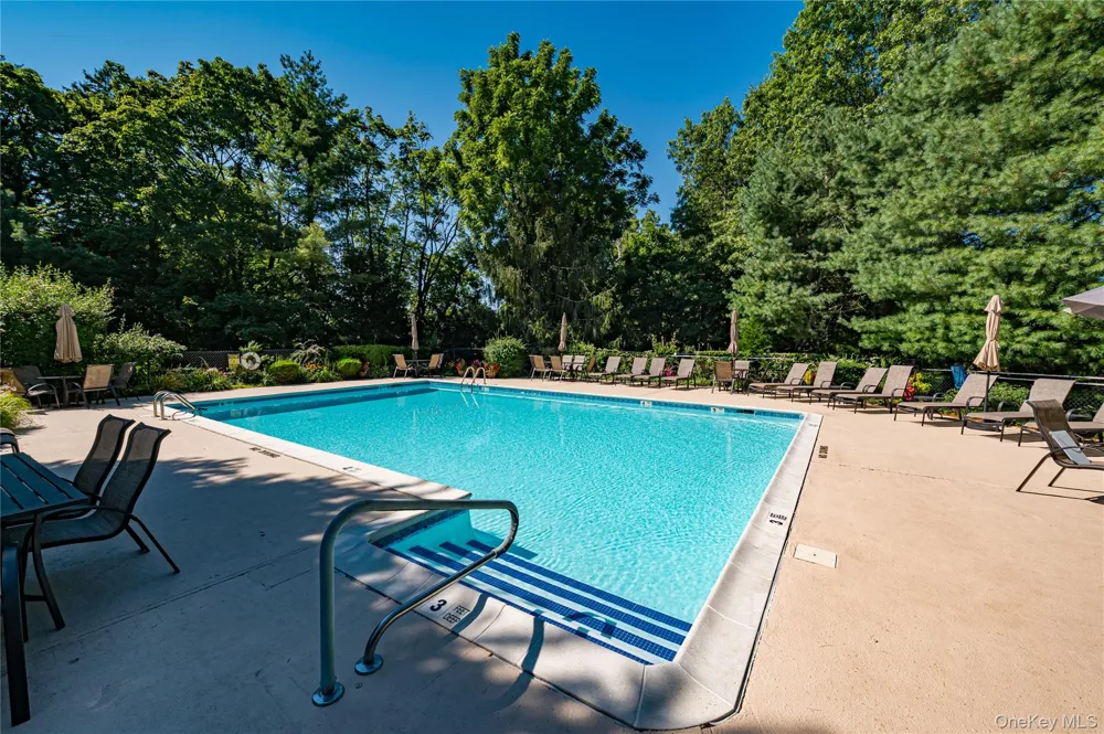 23 Willow Ridge Drive Smithtown, NY 11787