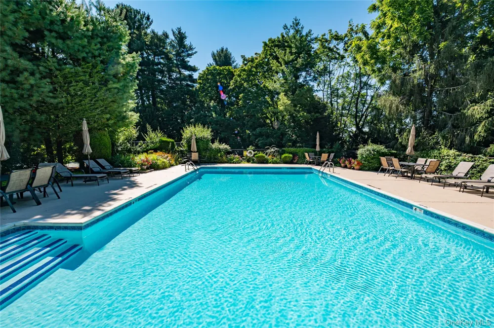 23 Willow Ridge Drive Smithtown, NY 11787
