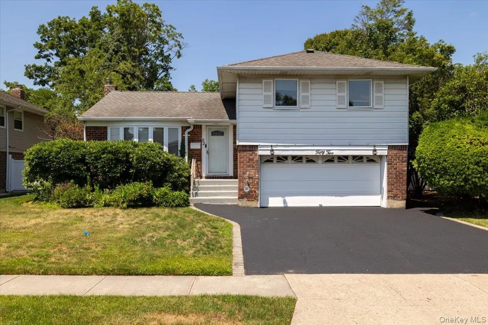 52 blanche Plainview, NY 11803