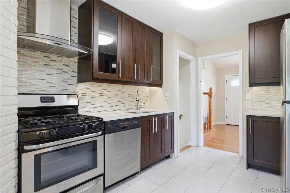 52 blanche Plainview, NY 11803