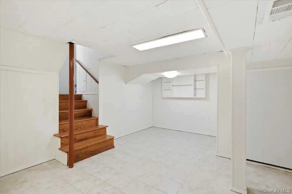 52 blanche Plainview, NY 11803